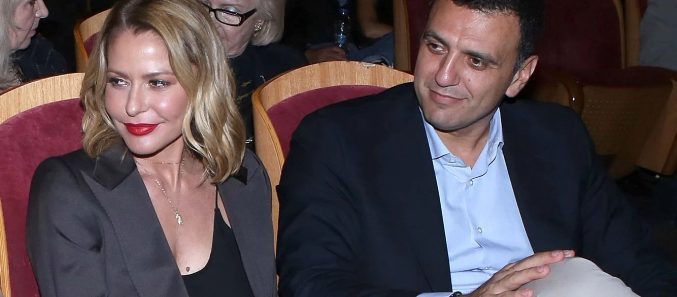 Ο Βασίλης Κικίλιας… φωτογραφίζει την Τζένη Μπαλατσινού μπροστά στο απέραντο γαλάζιο (φωτο)